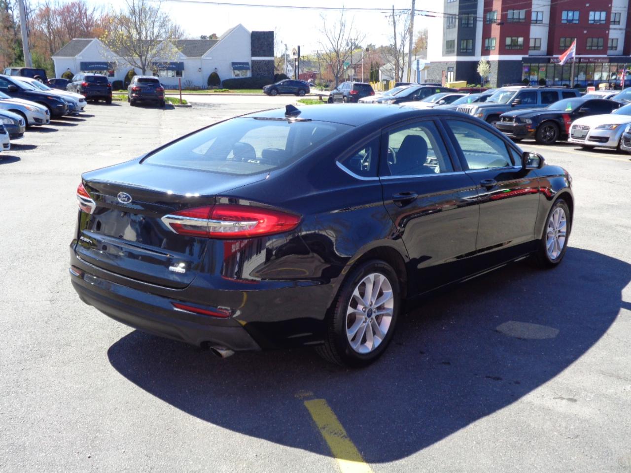 Ford Fusion SE FWD 2020