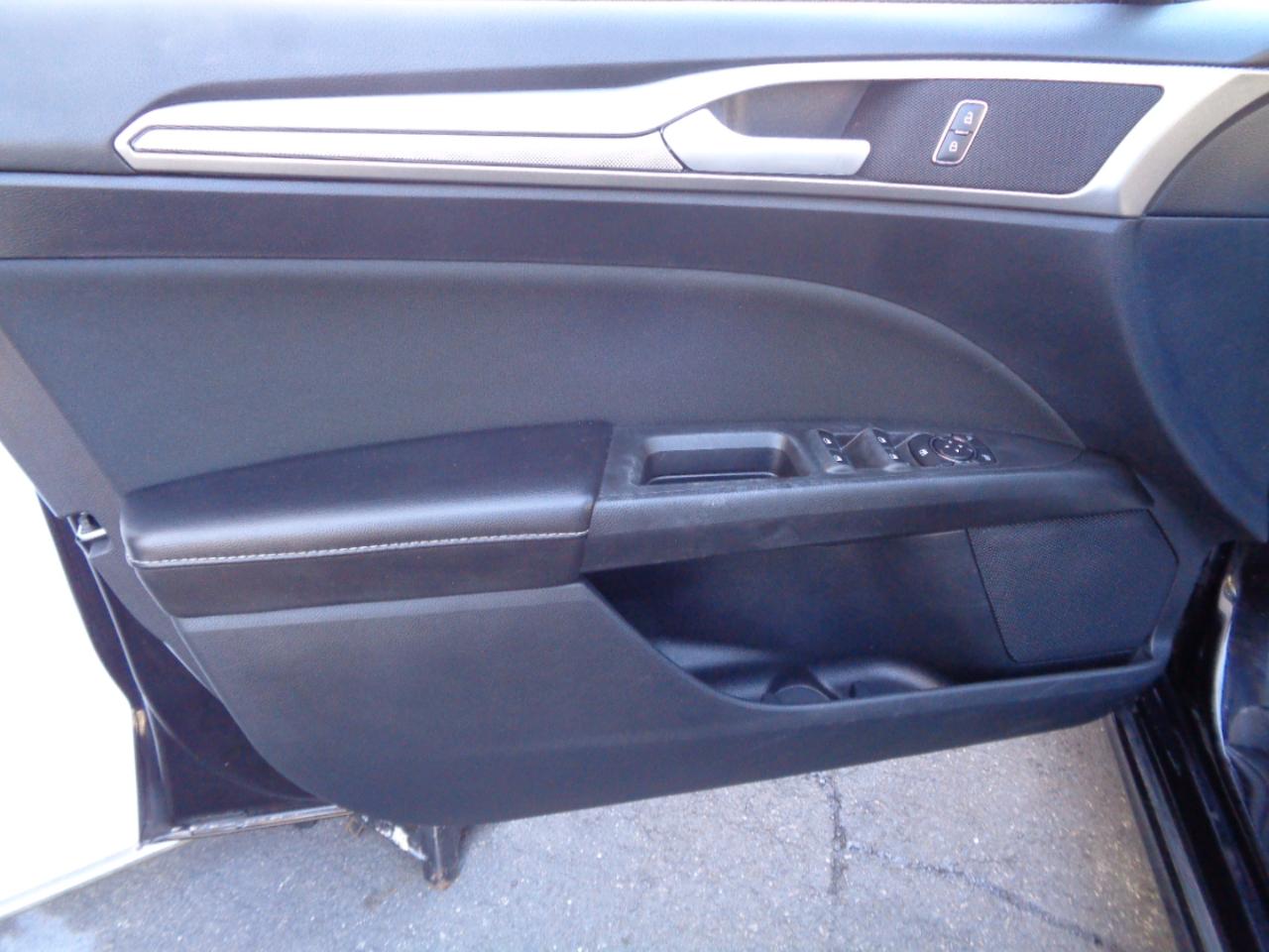 Ford Fusion SE FWD 2020