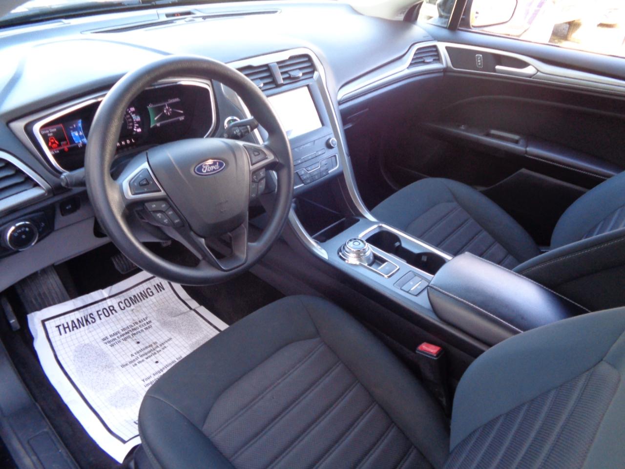 Ford Fusion SE FWD 2020