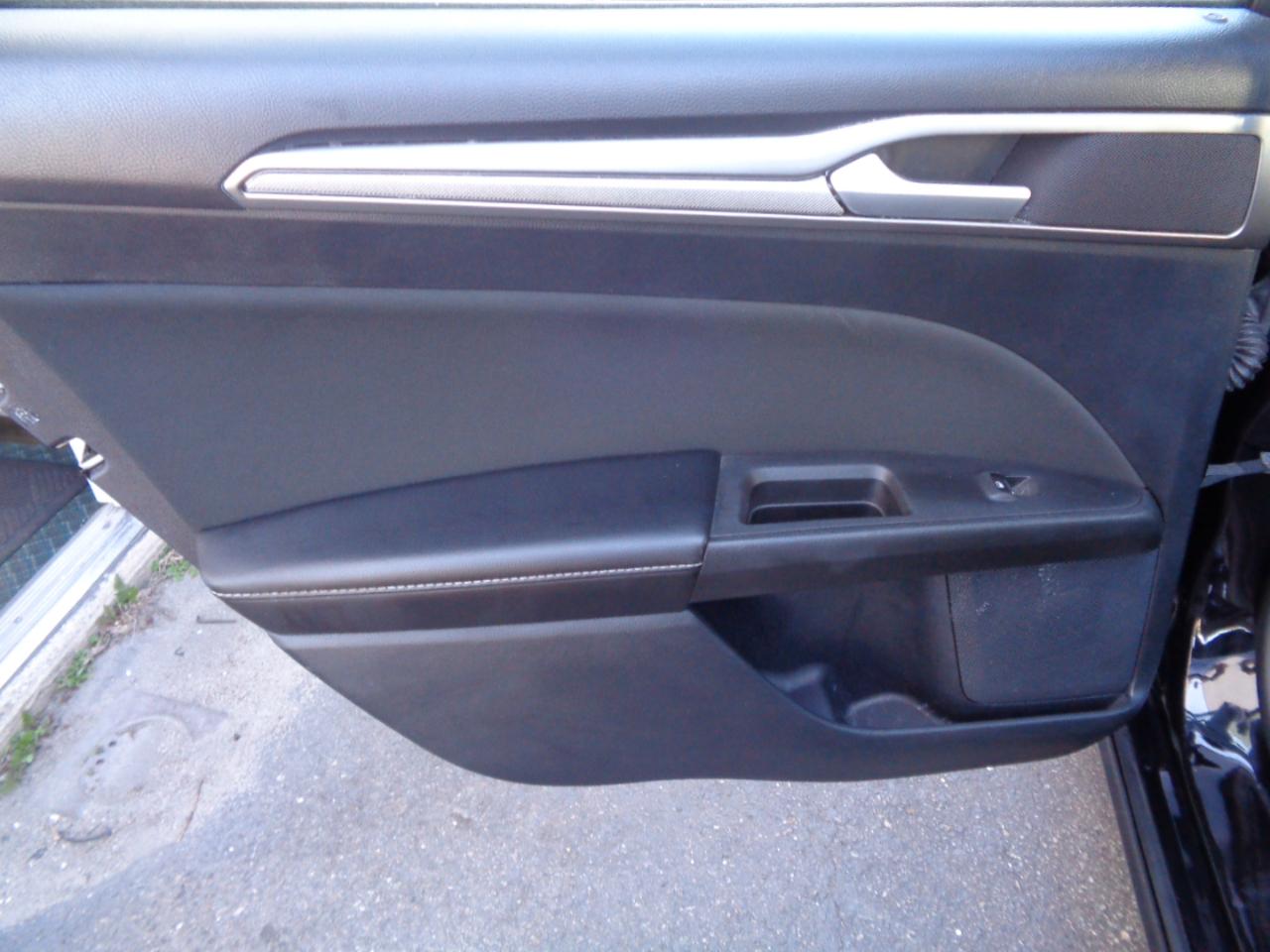 Ford Fusion SE FWD 2020