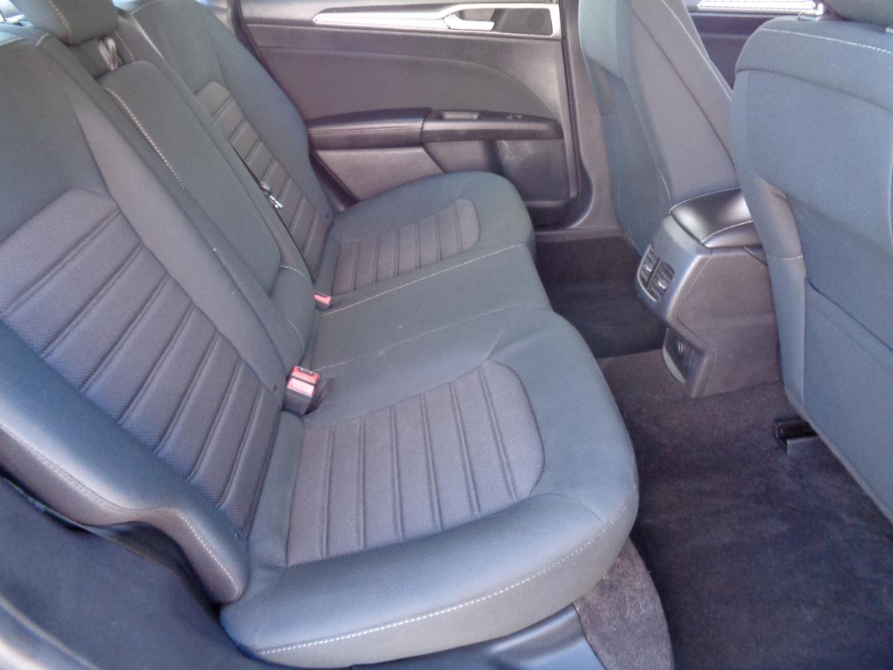 Ford Fusion SE FWD 2020