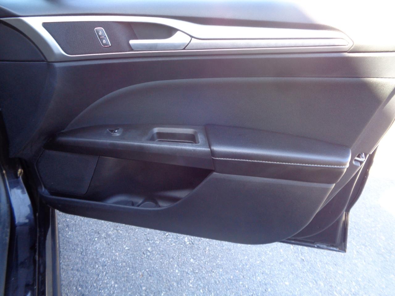 Ford Fusion SE FWD 2020