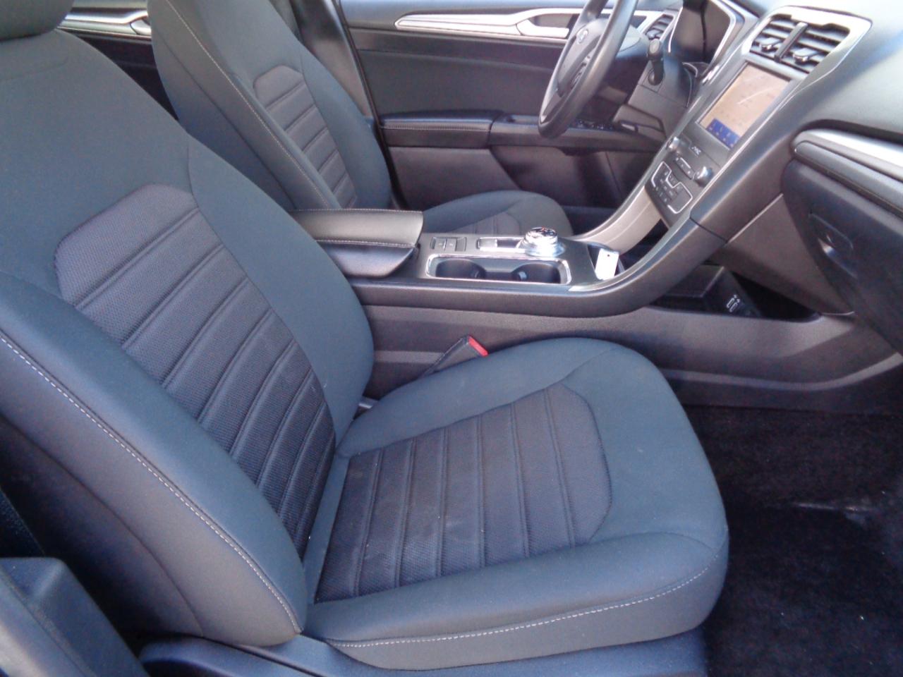 Ford Fusion SE FWD 2020