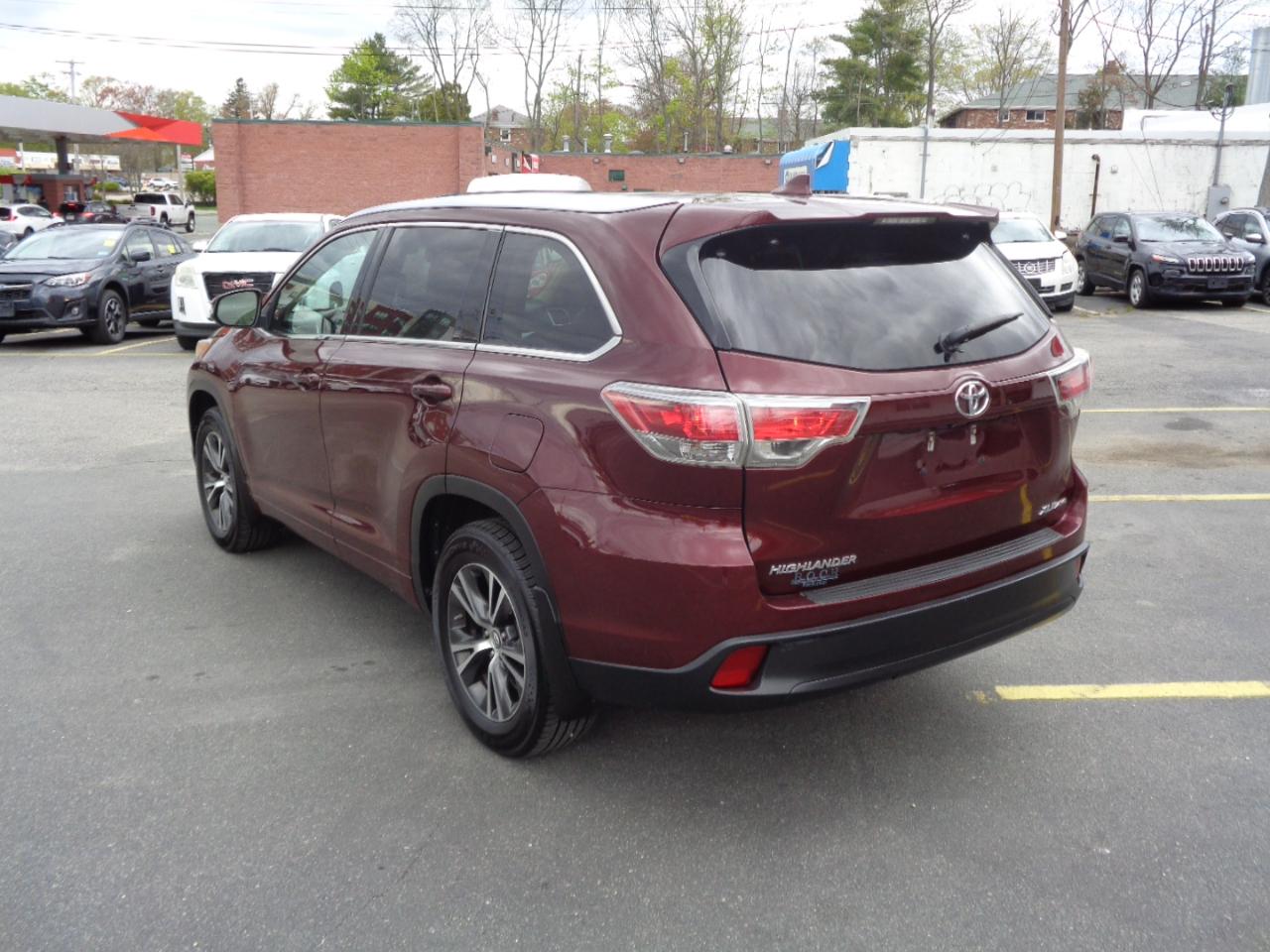 Toyota Highlander AWD 4dr V6 XLE (Natl) 2016