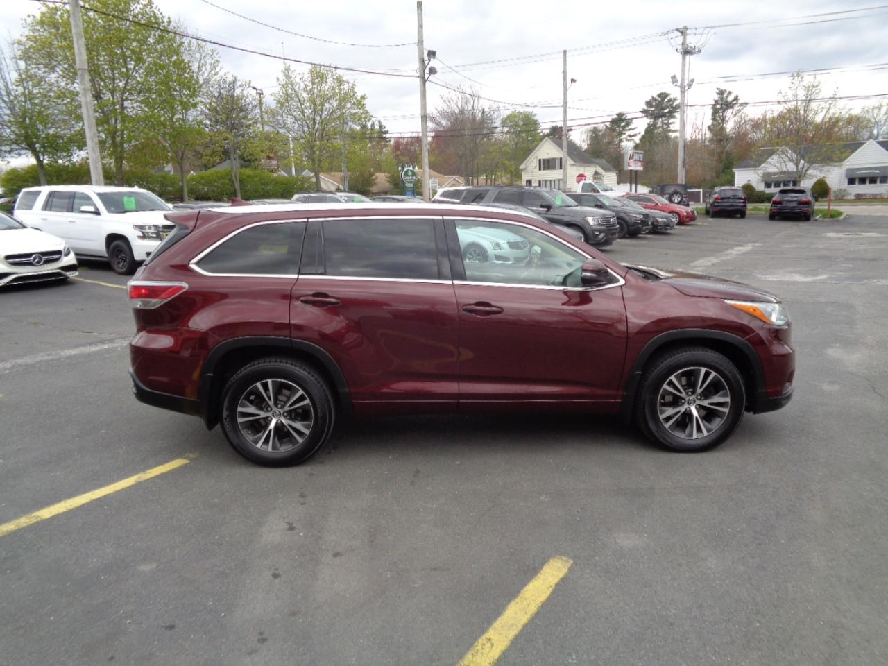 Toyota Highlander AWD 4dr V6 XLE (Natl) 2016