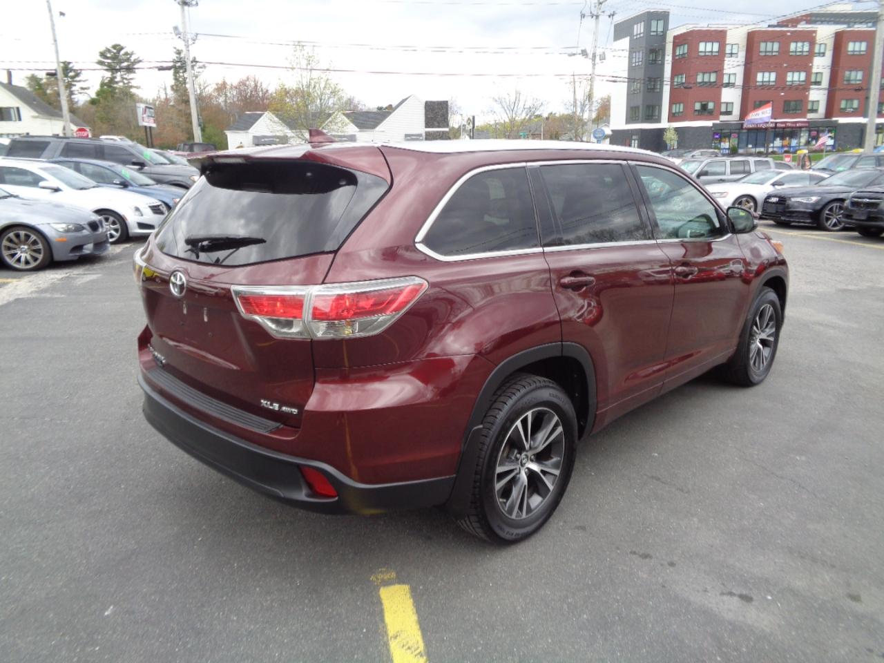 Toyota Highlander AWD 4dr V6 XLE (Natl) 2016