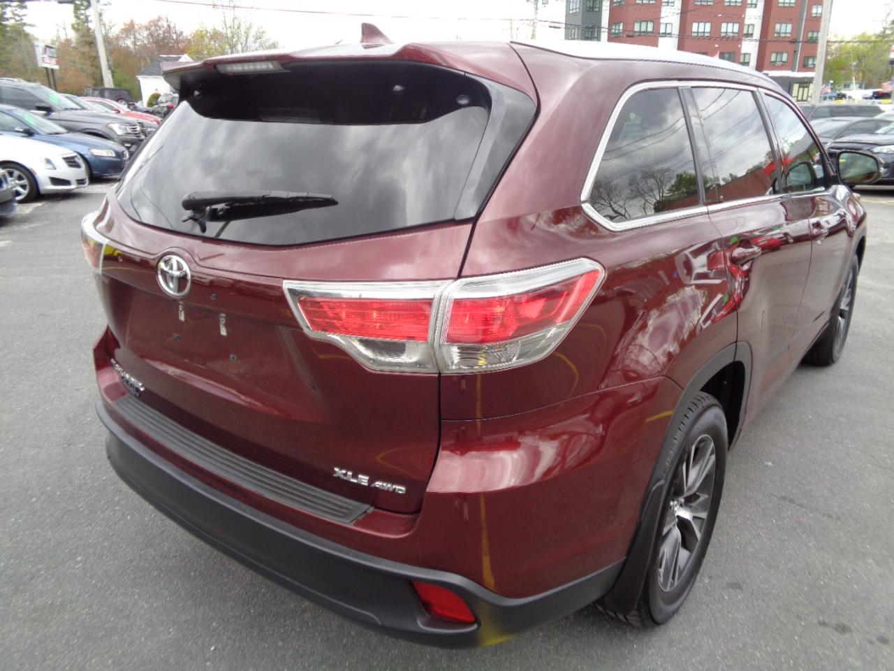 Toyota Highlander AWD 4dr V6 XLE (Natl) 2016