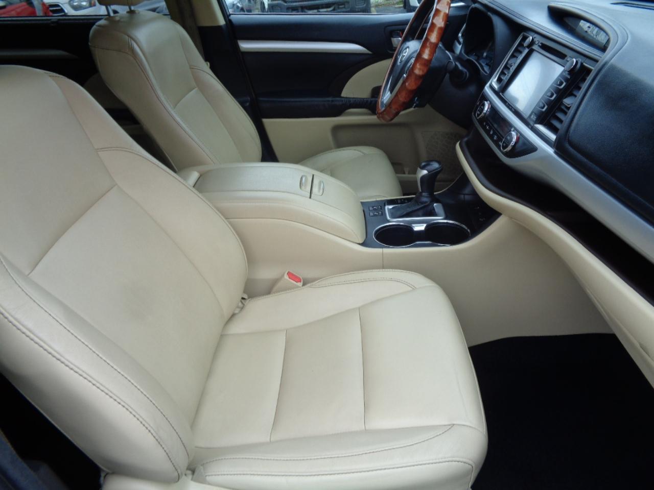 Toyota Highlander AWD 4dr V6 XLE (Natl) 2016