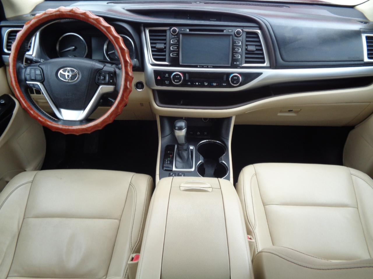 Toyota Highlander AWD 4dr V6 XLE (Natl) 2016