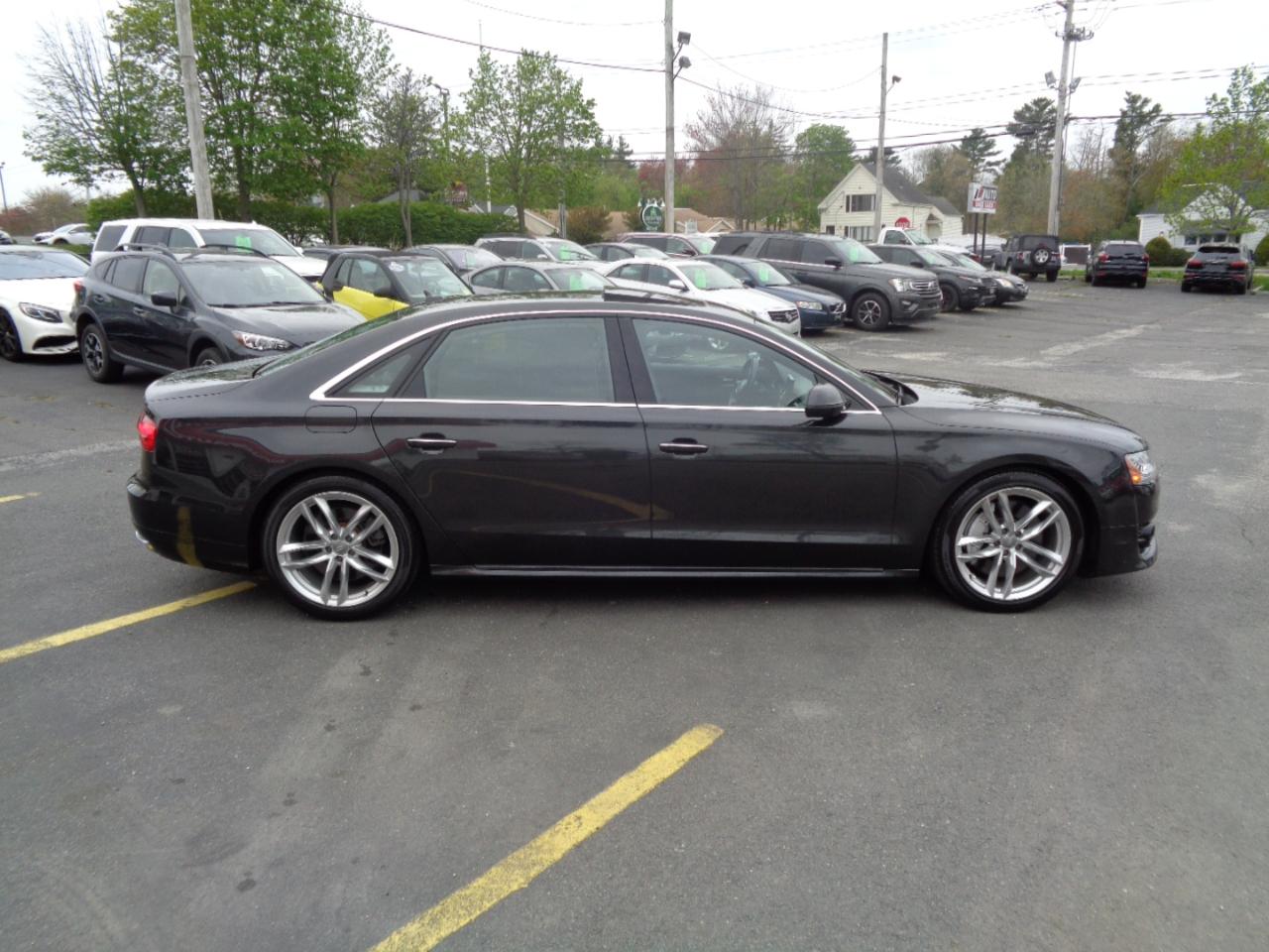 Audi A8 L 4dr Sdn 4.0T Sport 2016