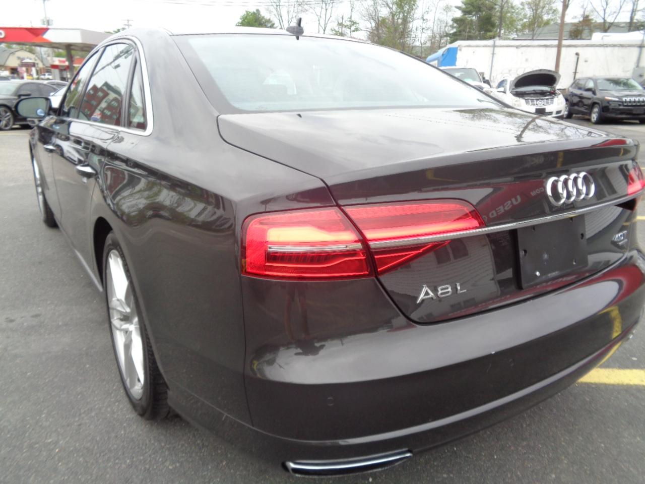 Audi A8 L 4dr Sdn 4.0T Sport 2016