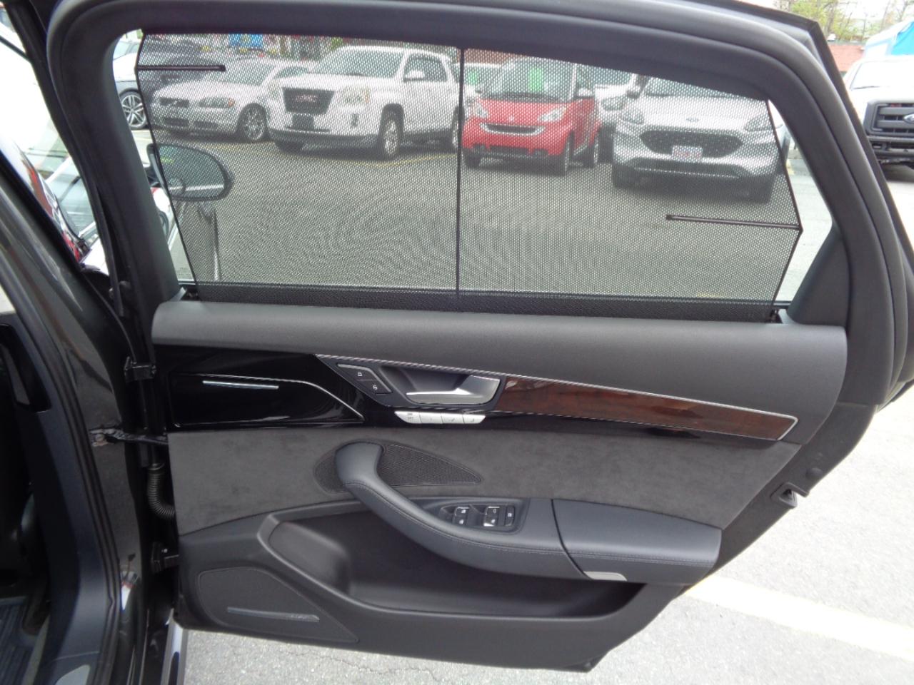 Audi A8 L 4dr Sdn 4.0T Sport 2016