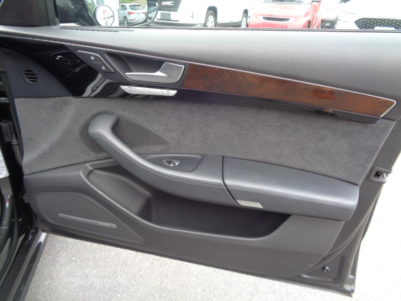 Audi A8 L 4dr Sdn 4.0T Sport 2016