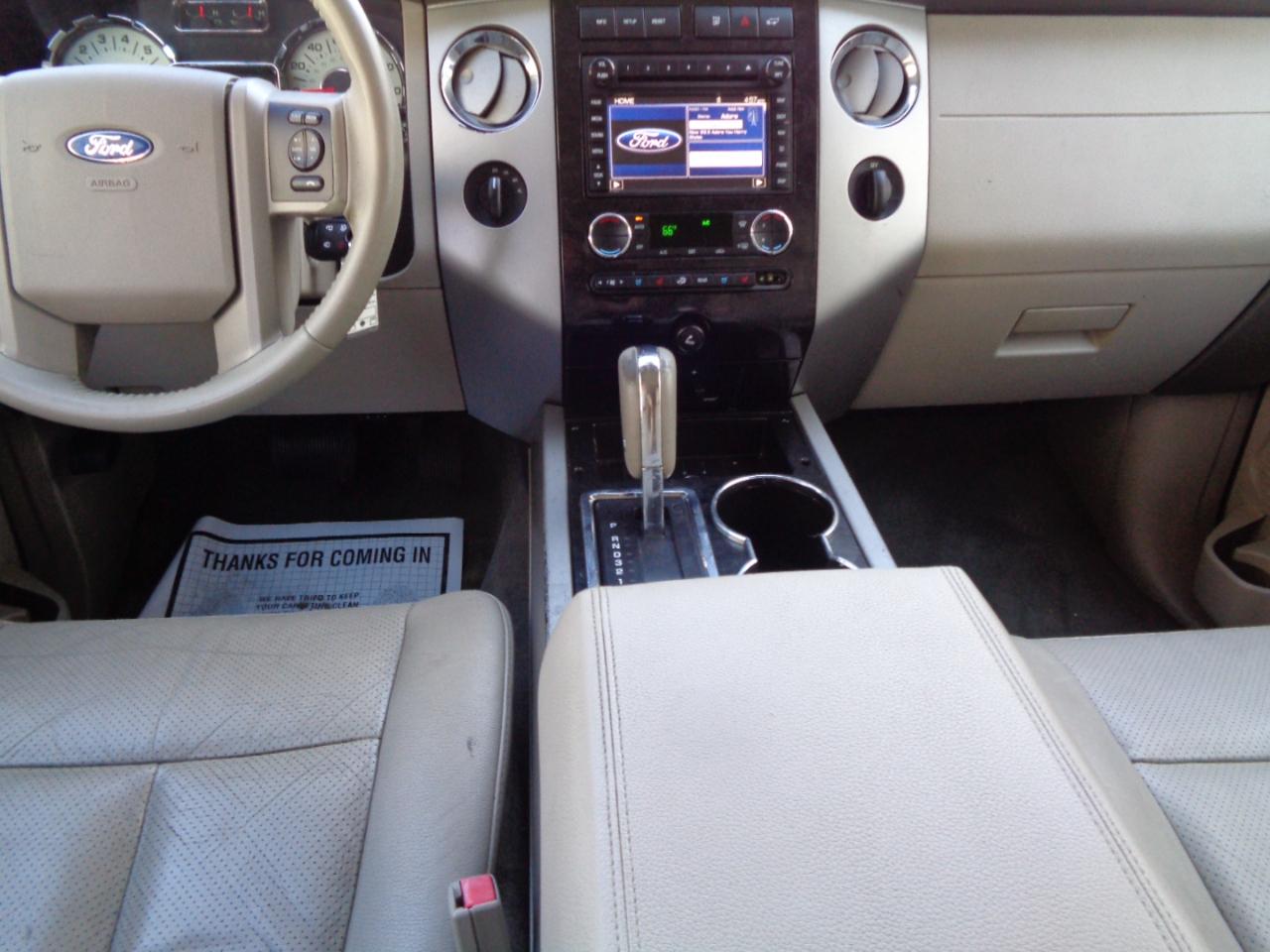 Ford Expedition EL 4WD 4dr Limited 2013