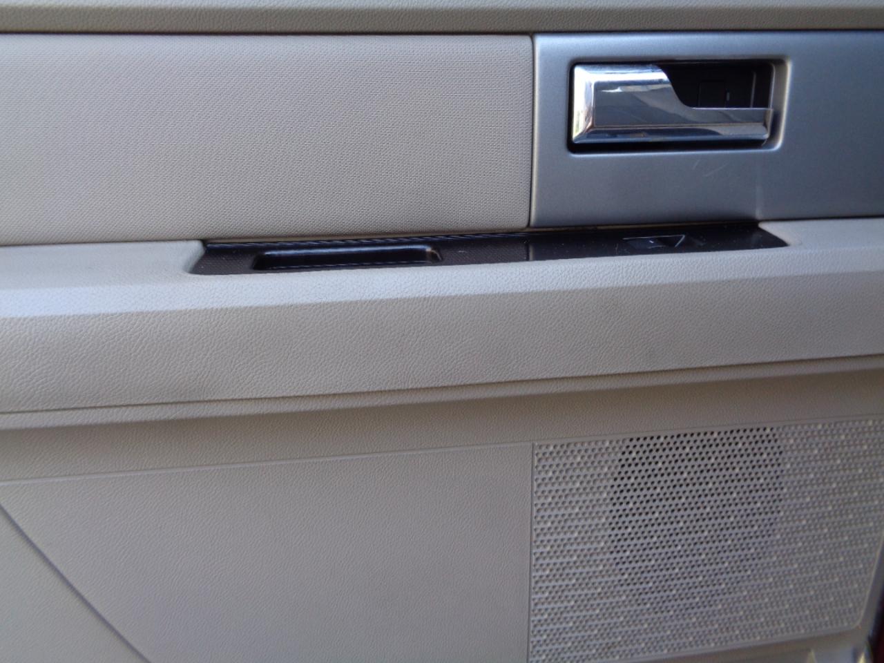 Ford Expedition EL 4WD 4dr Limited 2013