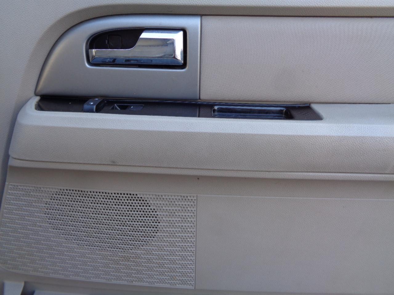 Ford Expedition EL 4WD 4dr Limited 2013