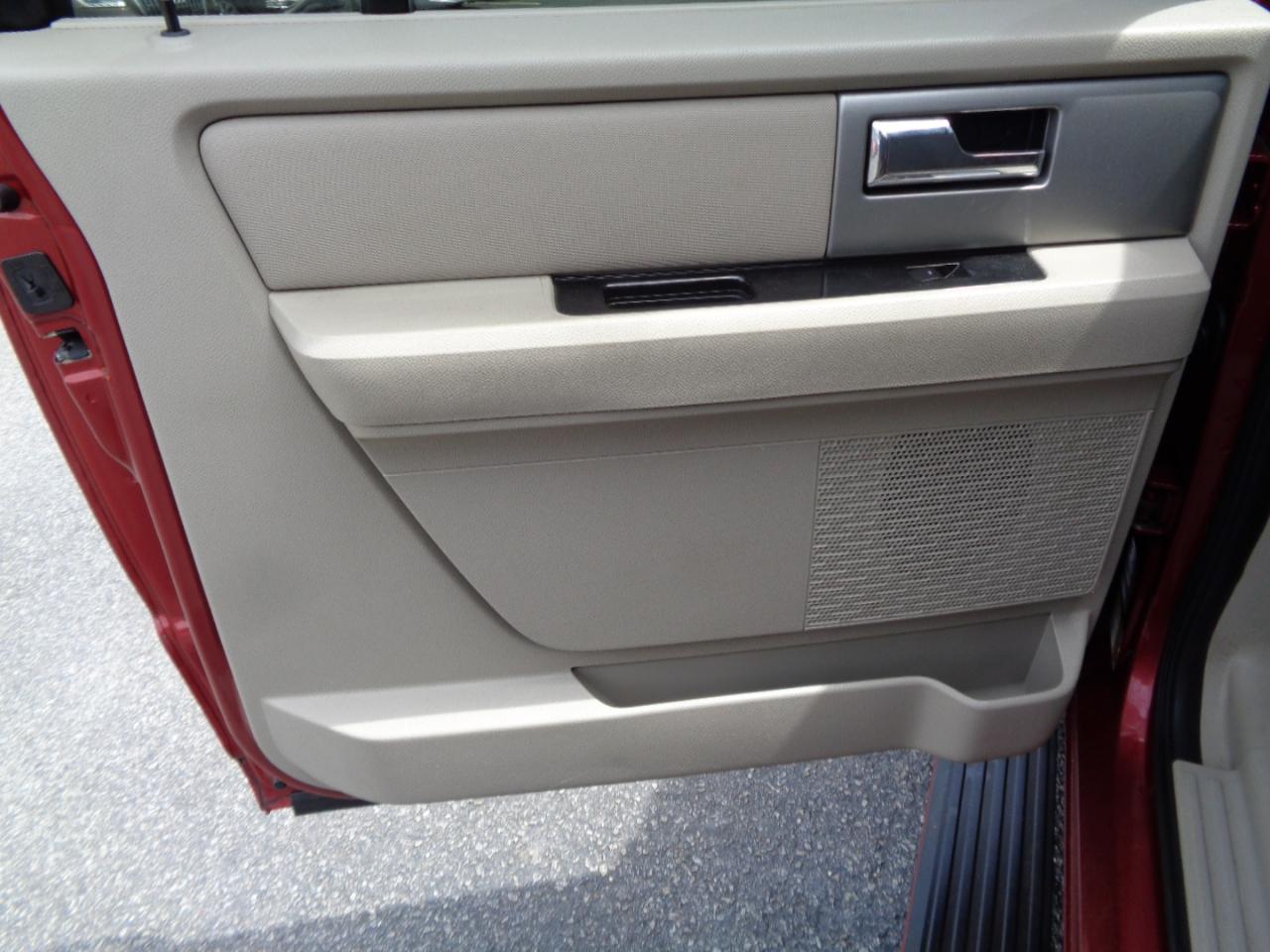 Ford Expedition EL 4WD 4dr Limited 2013