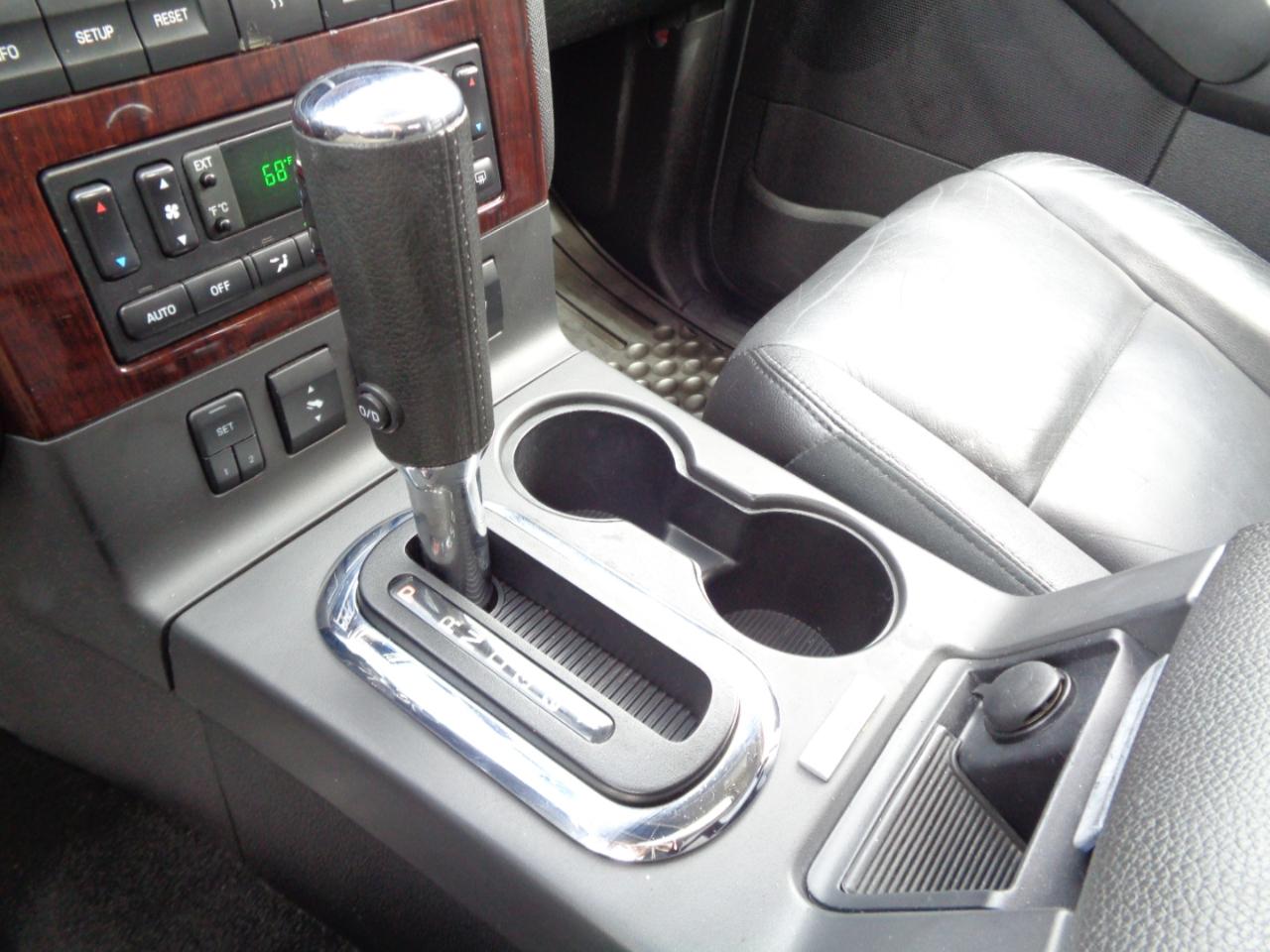 Ford Explorer 4WD 4dr V8 Limited 2008