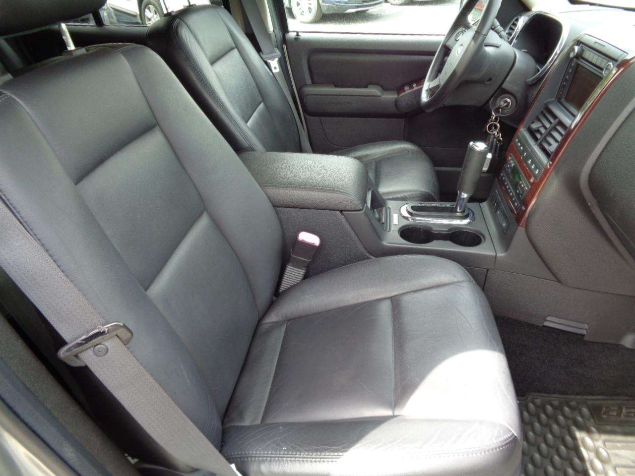 Ford Explorer 4WD 4dr V8 Limited 2008