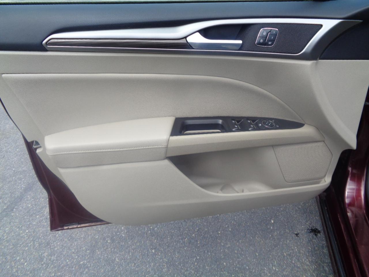 Ford Fusion SE FWD 2017