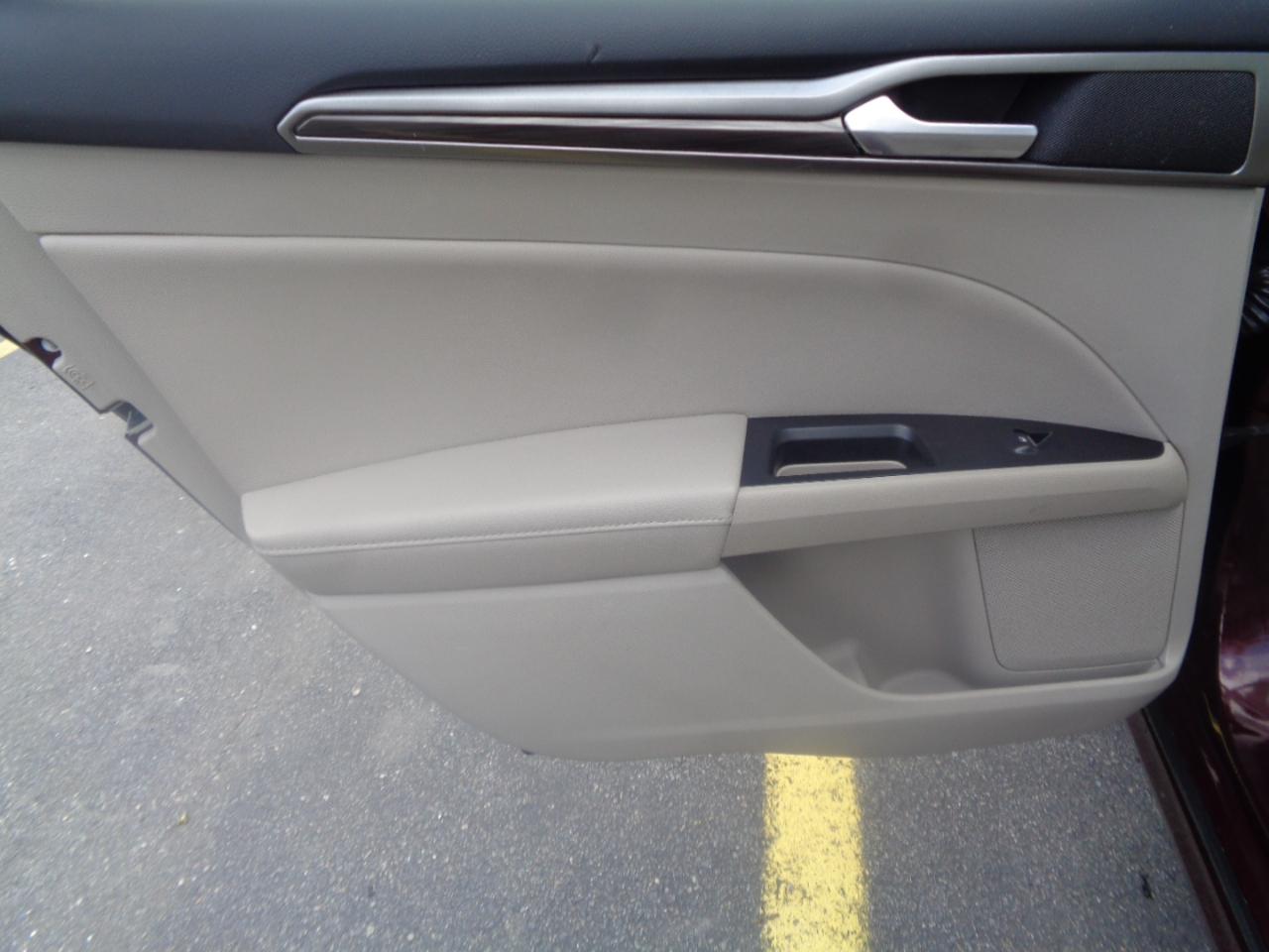 Ford Fusion SE FWD 2017