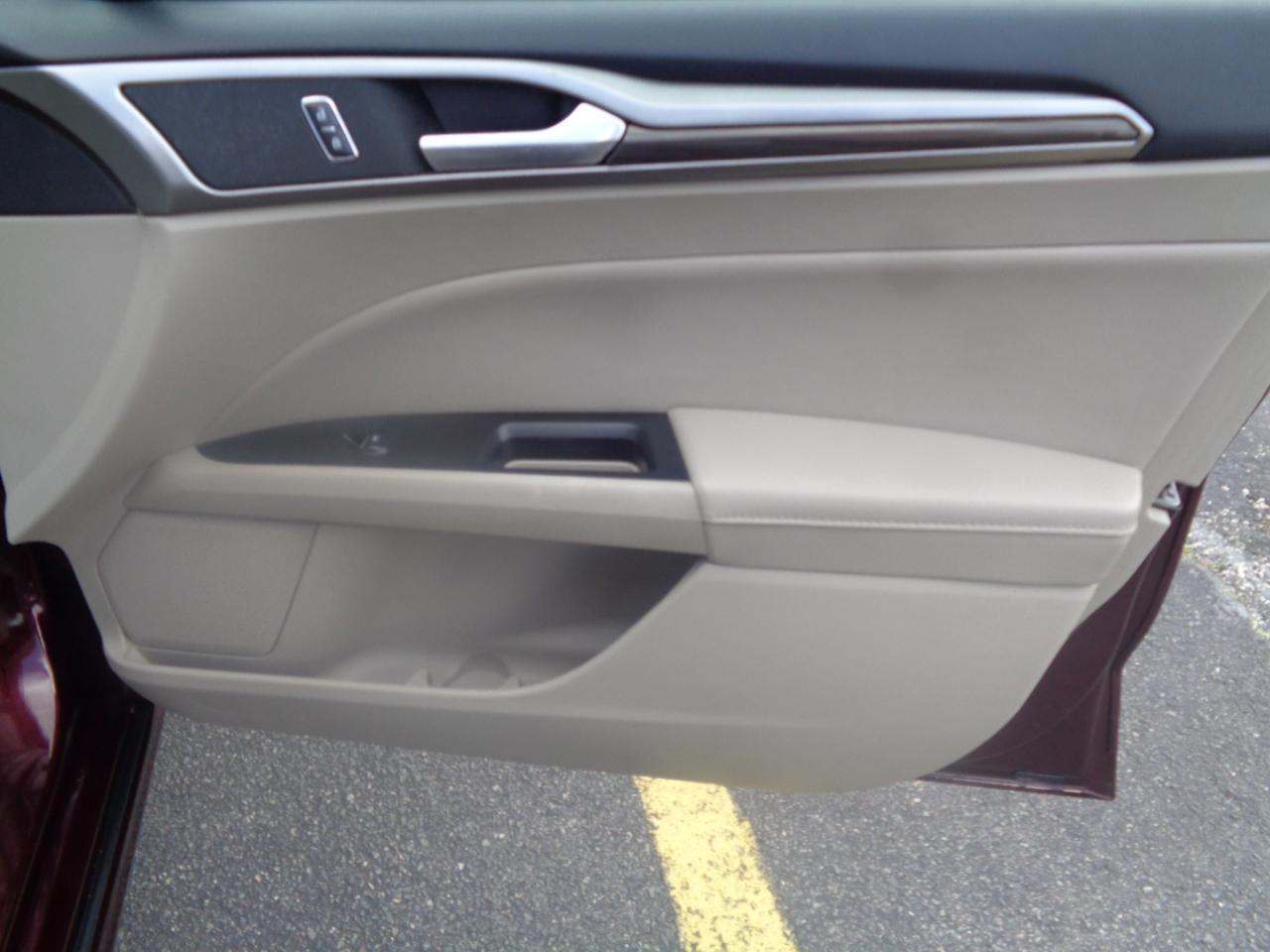 Ford Fusion SE FWD 2017