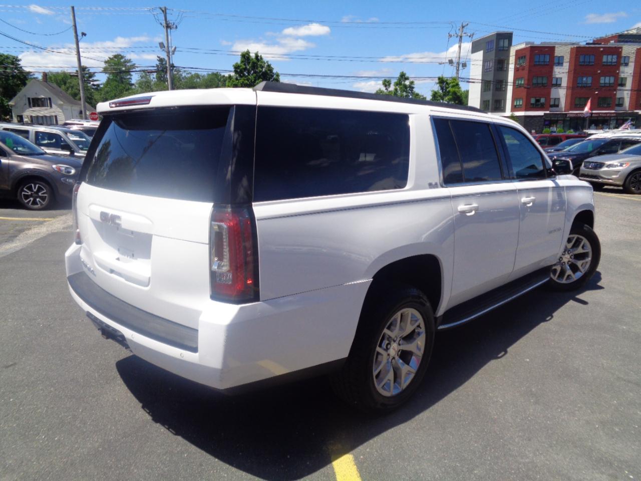 GMC Yukon XL 4WD 4dr SLE 2017