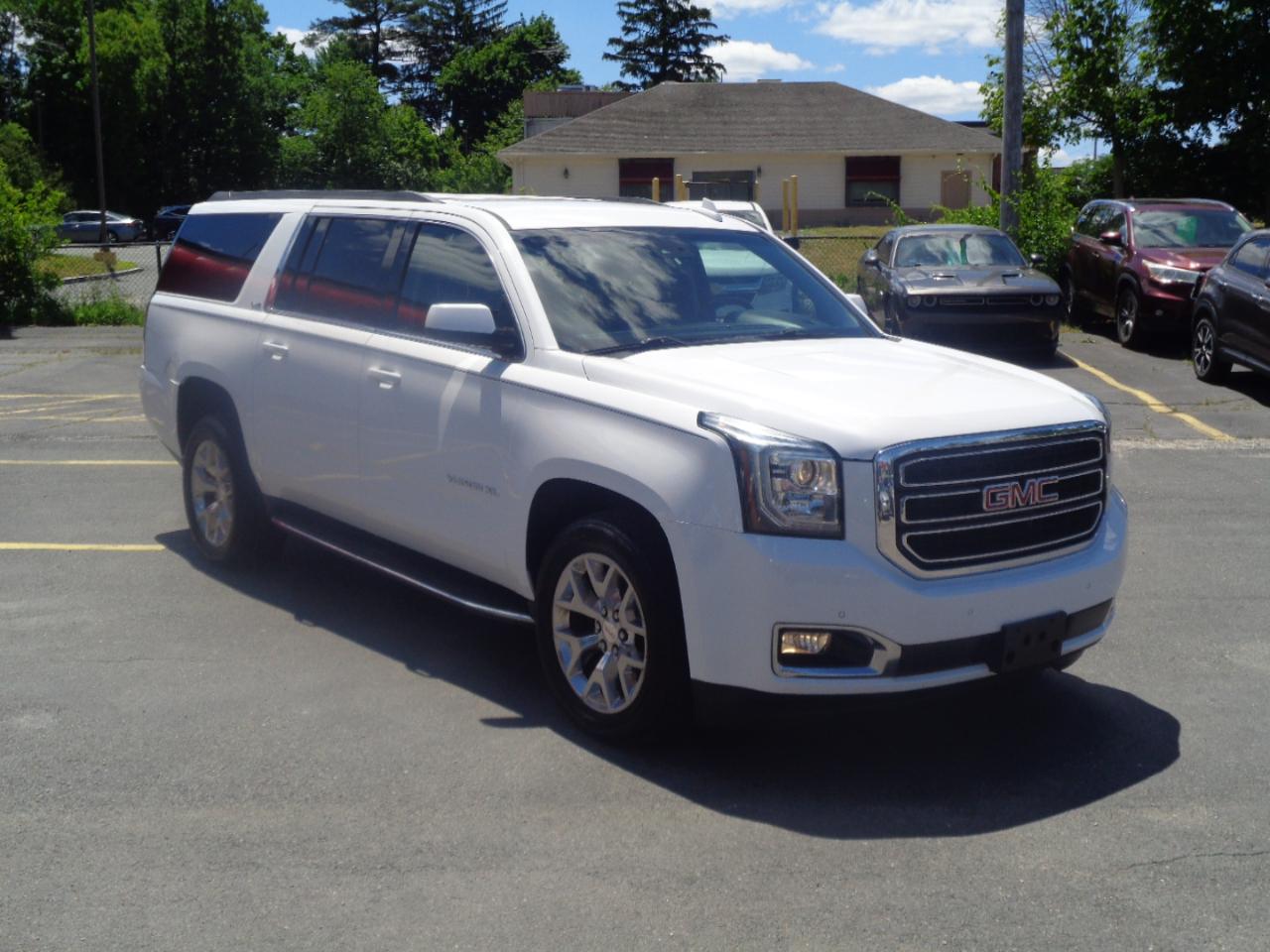 GMC Yukon XL 4WD 4dr SLE 2017