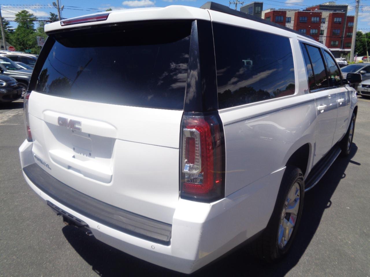 GMC Yukon XL 4WD 4dr SLE 2017