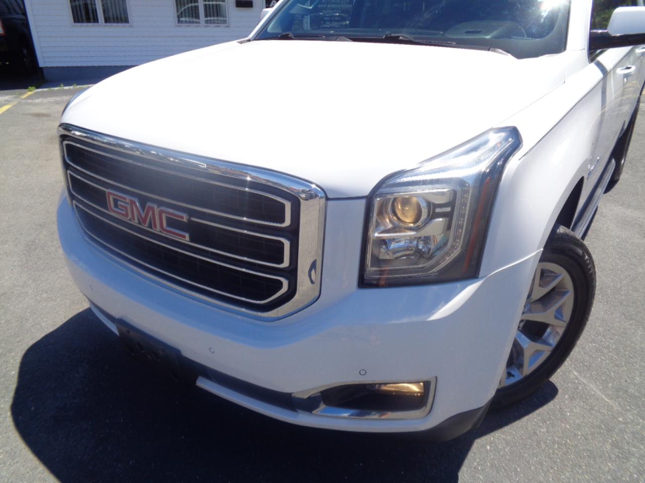 GMC Yukon XL 4WD 4dr SLE 2017