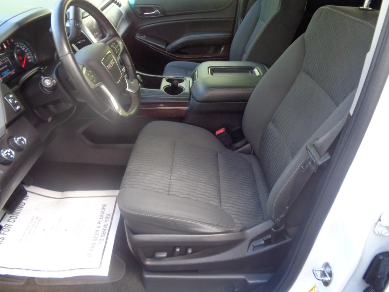 GMC Yukon XL 4WD 4dr SLE 2017