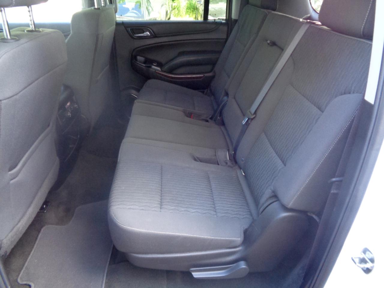 GMC Yukon XL 4WD 4dr SLE 2017