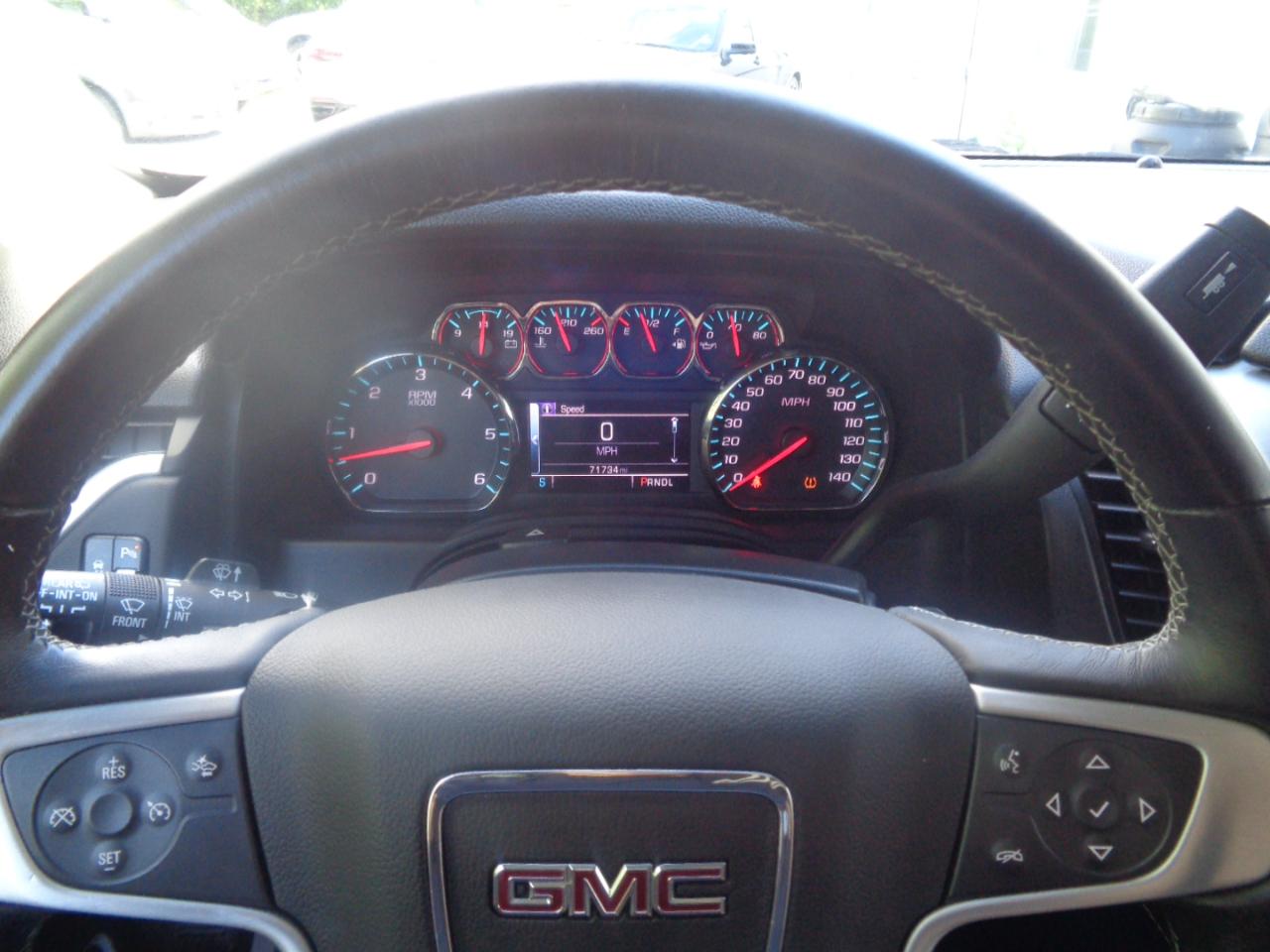 GMC Yukon XL 4WD 4dr SLE 2017
