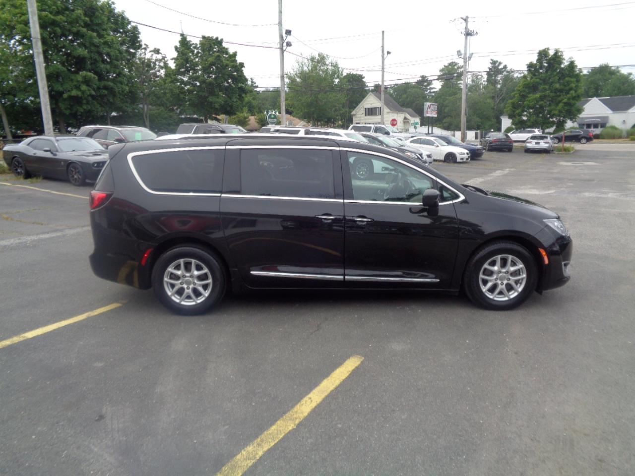 Chrysler Pacifica Touring L FWD 2020