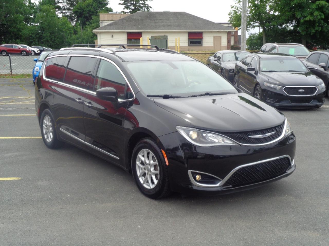 Chrysler Pacifica Touring L FWD 2020