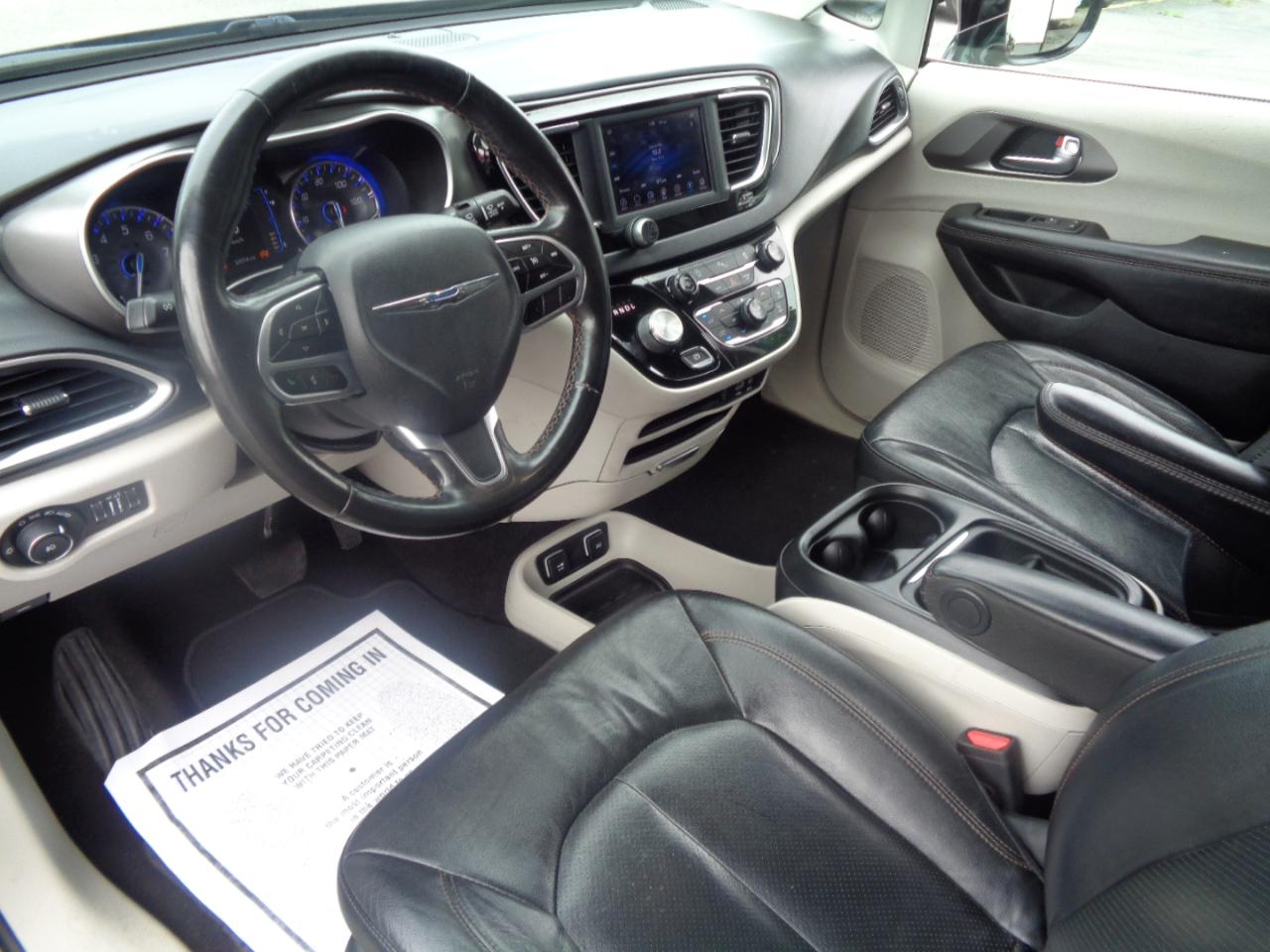 Chrysler Pacifica Touring L FWD 2020