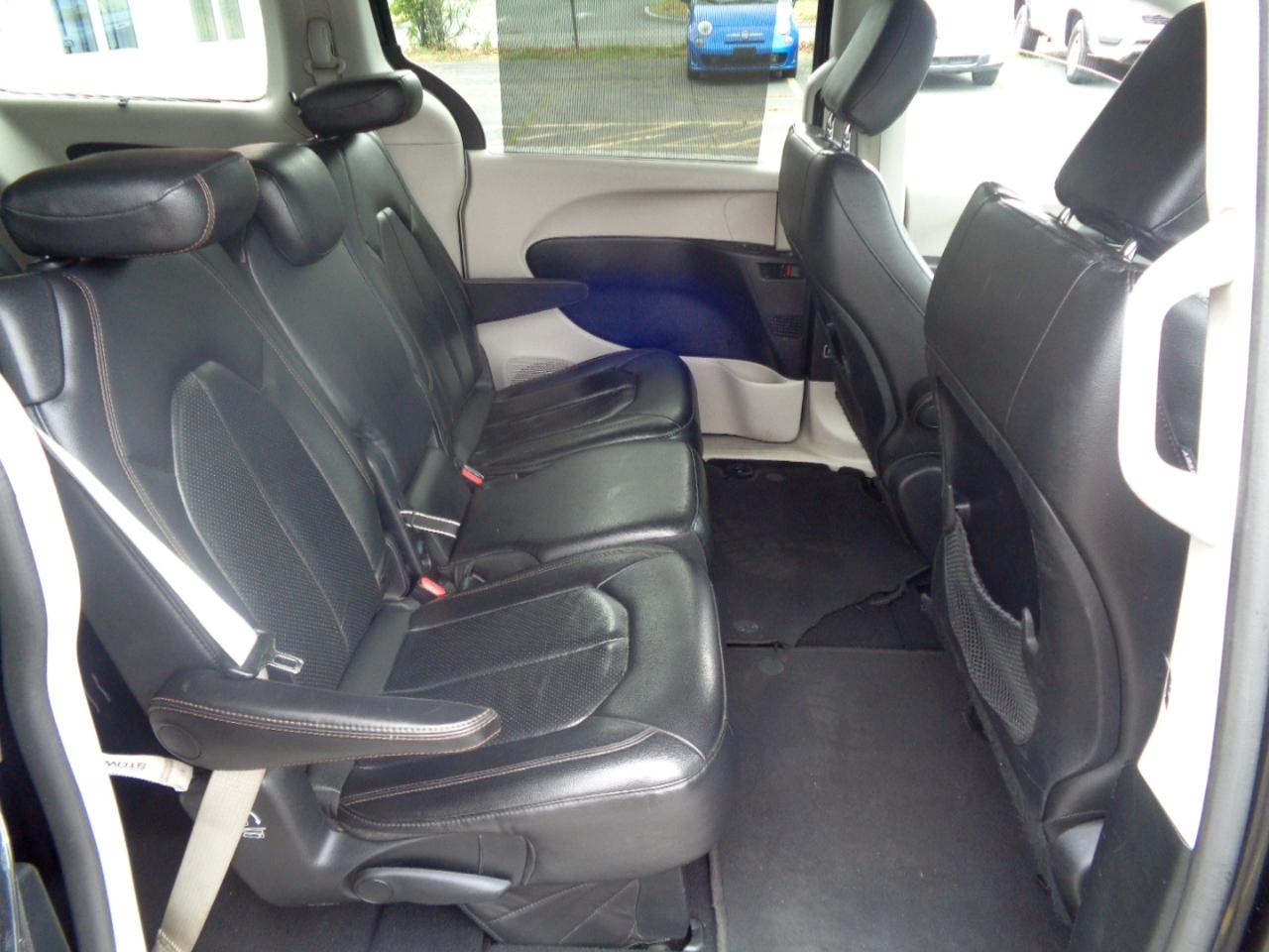 Chrysler Pacifica Touring L FWD 2020