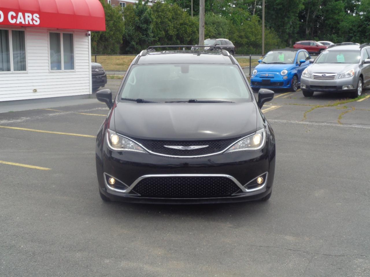 Chrysler Pacifica Touring L FWD 2020