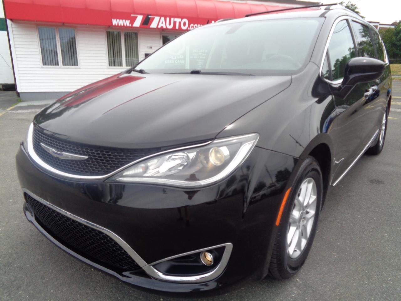Chrysler Pacifica Touring L FWD 2020