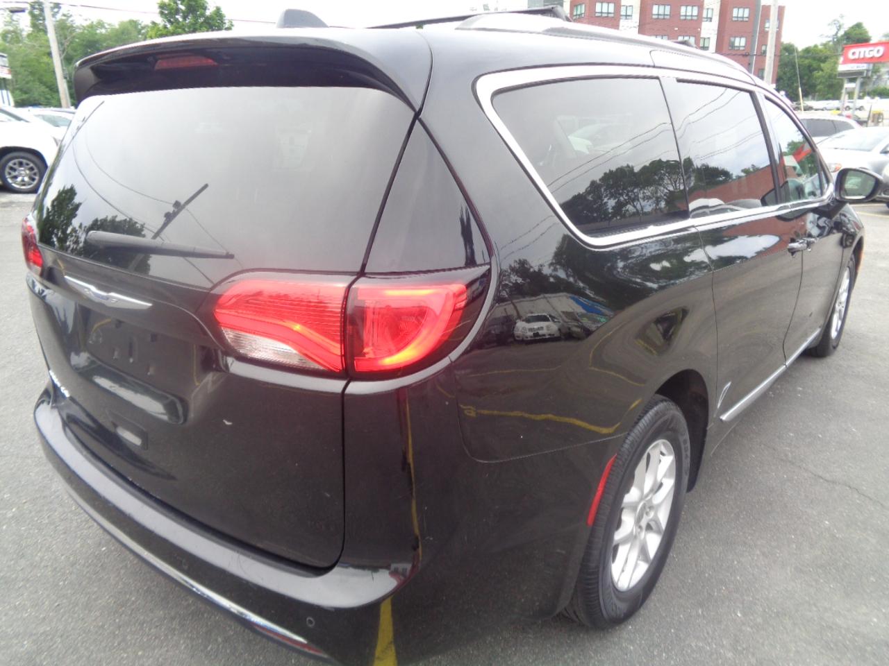 Chrysler Pacifica Touring L FWD 2020