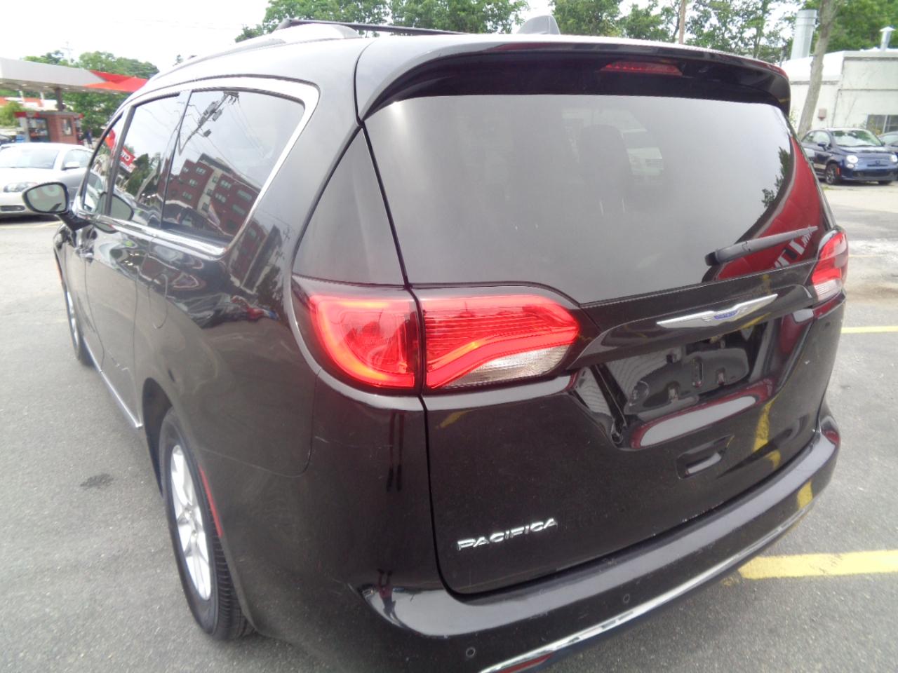 Chrysler Pacifica Touring L FWD 2020