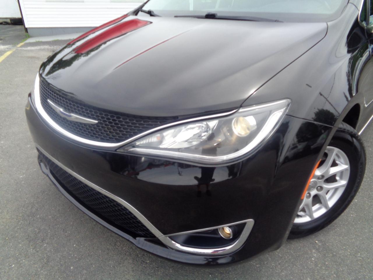 Chrysler Pacifica Touring L FWD 2020