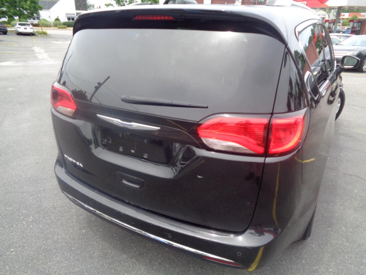 Chrysler Pacifica Touring L FWD 2020