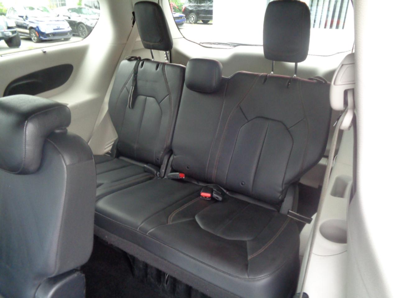 Chrysler Pacifica Touring L FWD 2020