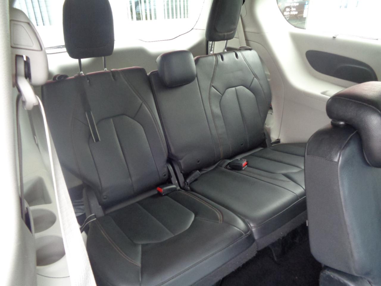Chrysler Pacifica Touring L FWD 2020