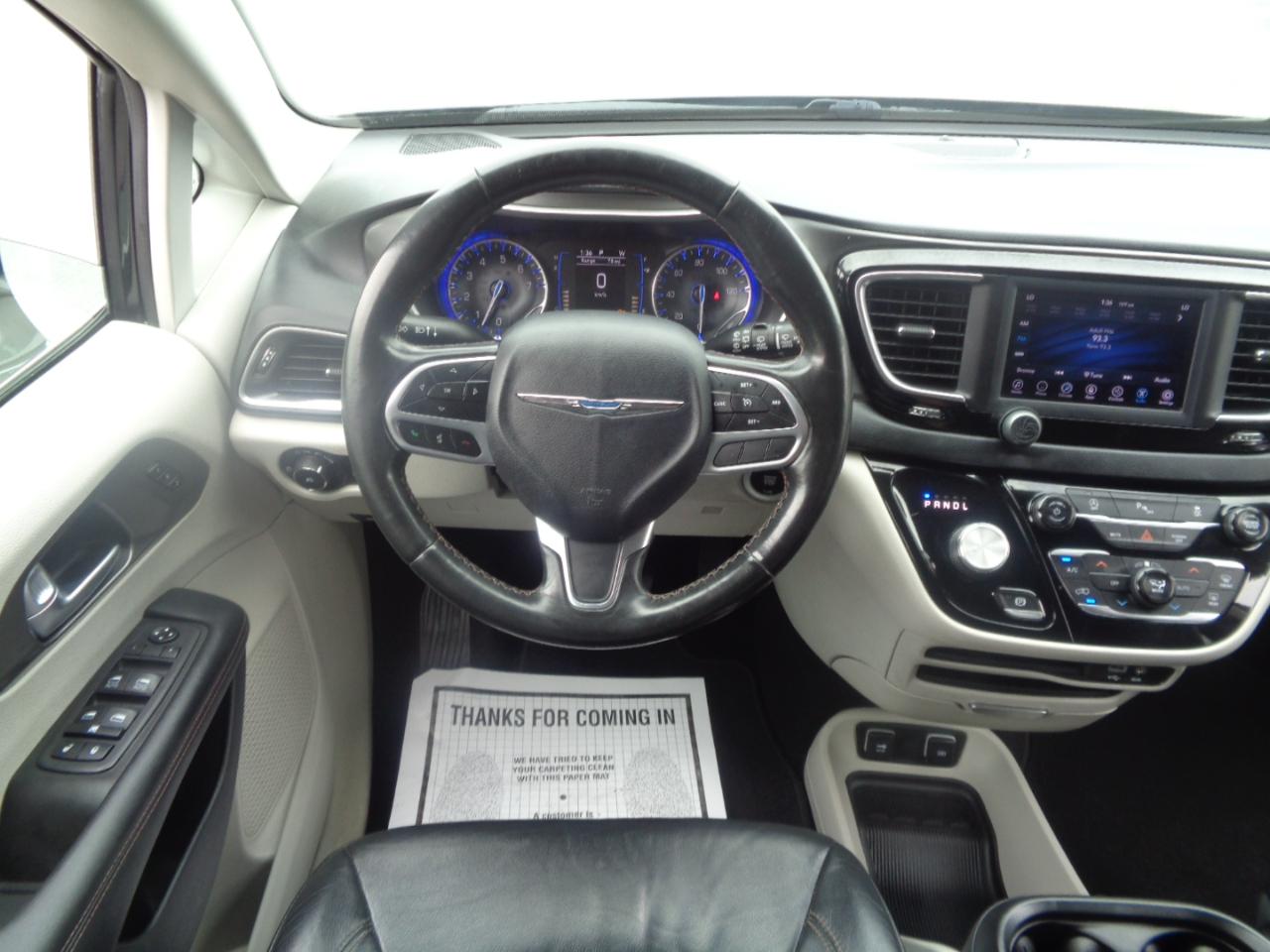 Chrysler Pacifica Touring L FWD 2020