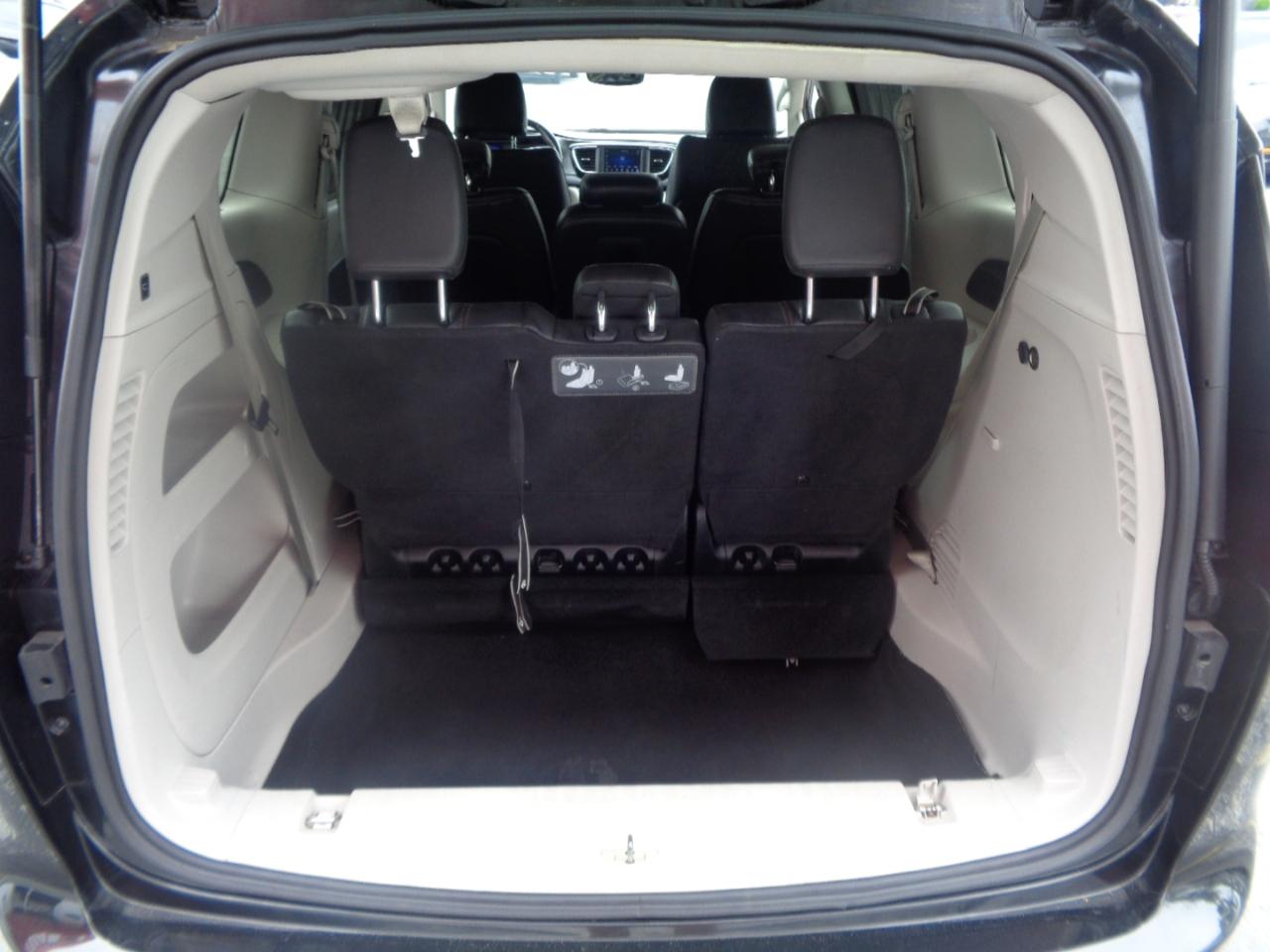 Chrysler Pacifica Touring L FWD 2020