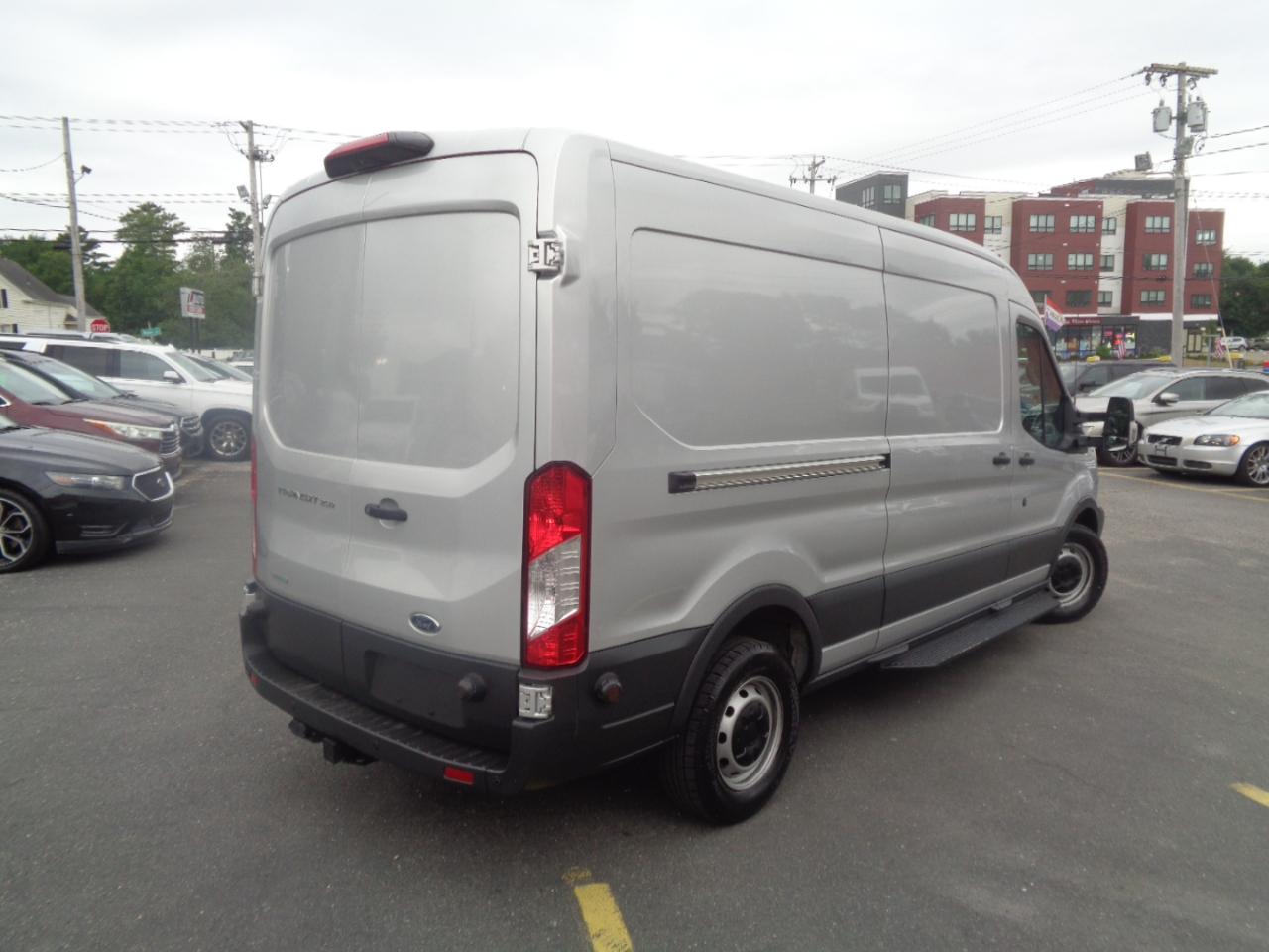 Ford Transit Van T-250 148" Med Rf 9000 GVWR Sliding RH Dr 2018
