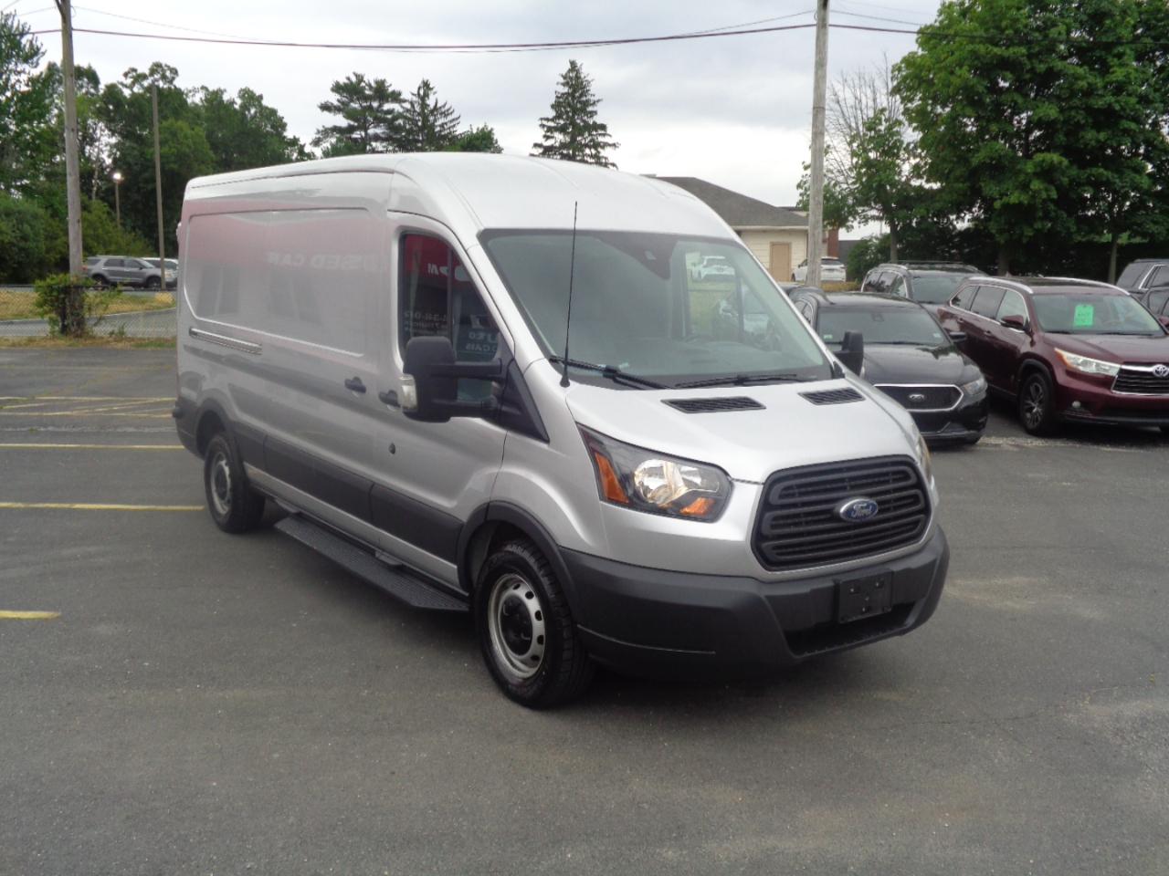 Ford Transit Van T-250 148" Med Rf 9000 GVWR Sliding RH Dr 2018