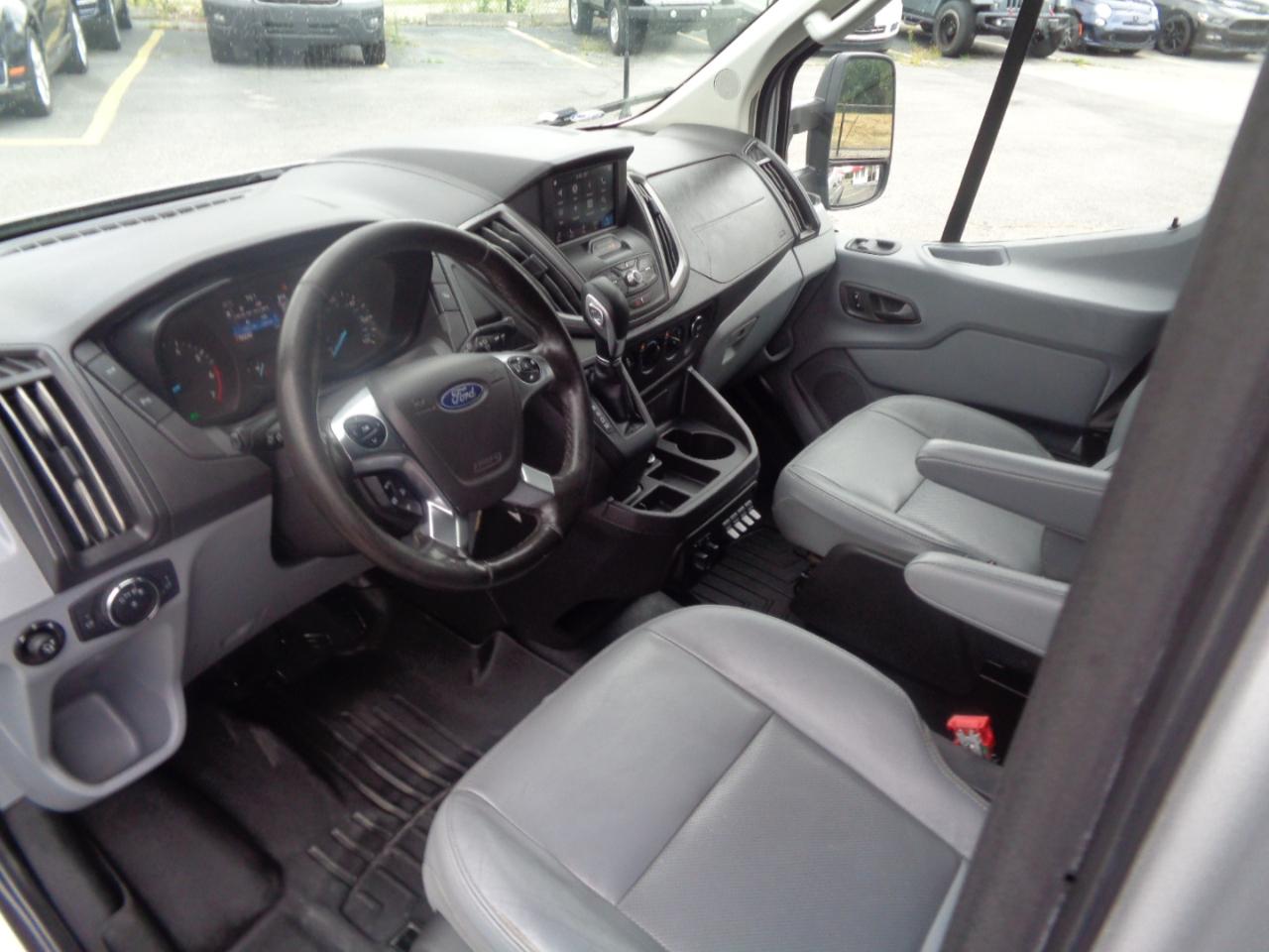 Ford Transit Van T-250 148" Med Rf 9000 GVWR Sliding RH Dr 2018
